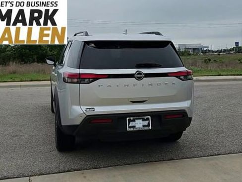 Used 2025 Nissan Pathfinder SV FWD image 7