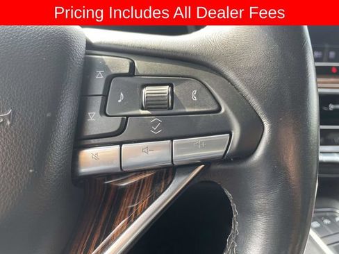 Used 2022 Cadillac Escalade Premium Luxury AWD/4WD image 33