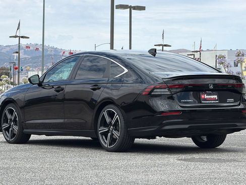Used 2025 Honda Accord Sport image 6