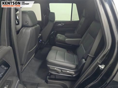 Used 2025 GMC Yukon Denali w/ Sun & Power Step Package image 8