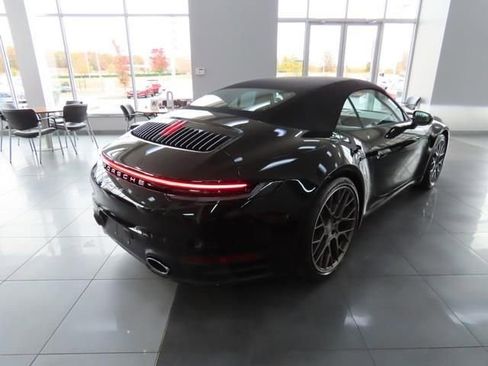 Used 2022 Porsche 911 Carrera 4 image 4