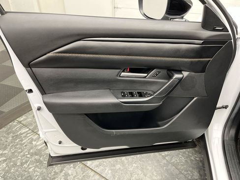 Certified 2025 MAZDA CX-50 AWD 2.5 Hybrid w/ Premium Pkg image 8