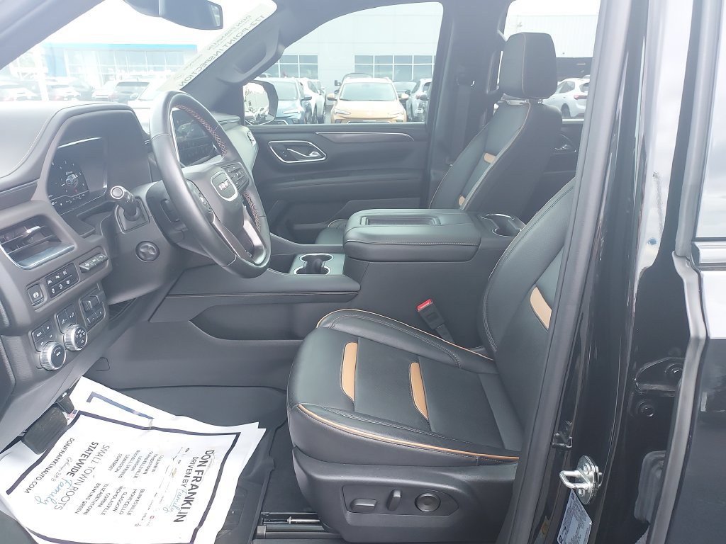 Used 2024 GMC Yukon AT4 w/ Technology Package AWD/4WD image 13