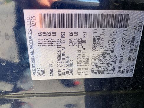 Used 2025 Nissan Rogue SV image 31