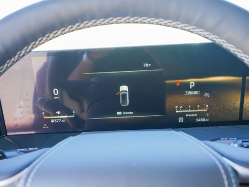 Used 2025 INFINITI QX80 Sensory image 13