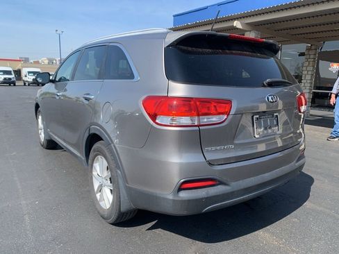Used 2016 Kia Sorento AWD image 5