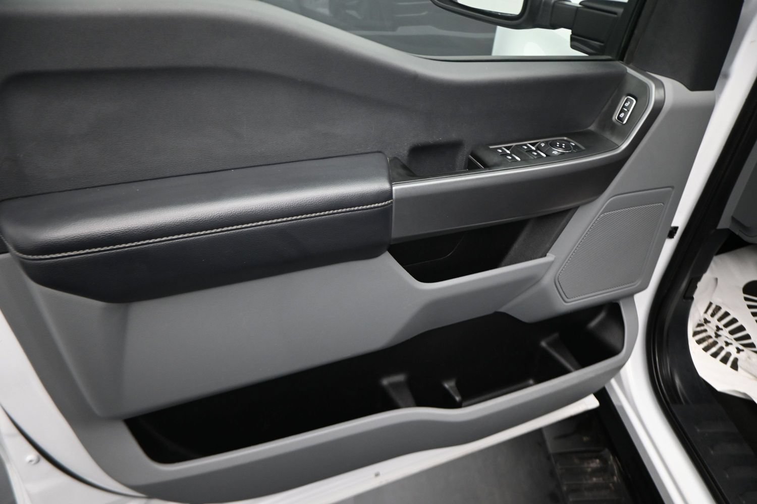 Used 2025 Ford F350 XLT AWD/4WD image 2