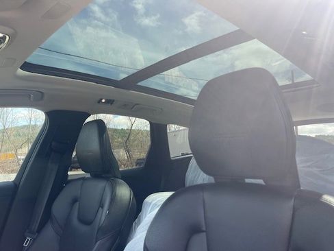 Used 2020 Volvo XC60 T5 Inscription w/ Protection Package image 13