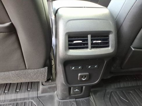 Used 2023 GMC Terrain Denali w/ Denali Premium Package AWD/4WD image 28