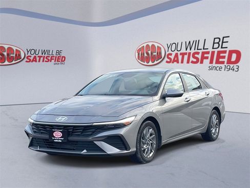 Certified 2024 Hyundai Elantra SEL image 4