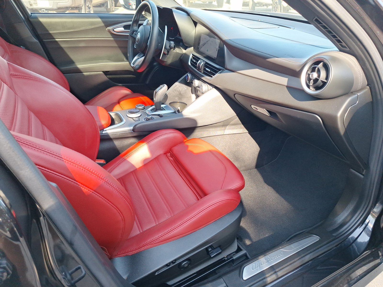 Used 2024 Alfa Romeo Giulia Veloce RWD image 33