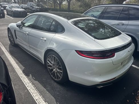 Used 2019 Porsche Panamera 4 image 3