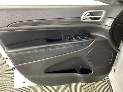 Used 2021 Jeep Grand Cherokee Laredo X AWD/4WD image 15