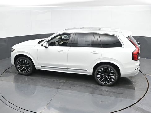 New 2025 Volvo XC90 B5 Plus w/ Protection Package Premier image 39