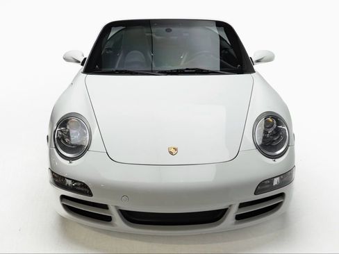 Used 2006 Porsche 911 Carrera RWD image 6