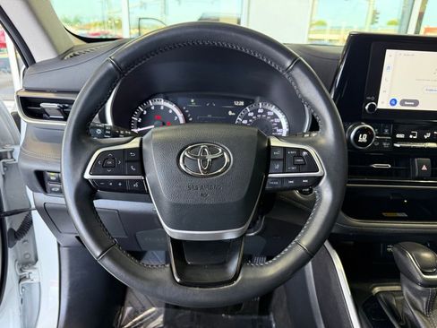 Used 2023 Toyota Highlander XLE image 25