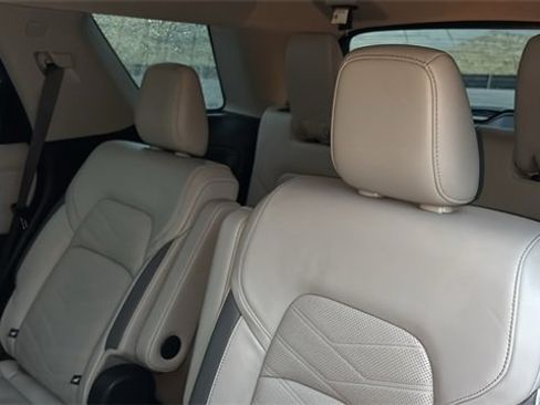 Used 2022 Nissan Pathfinder Platinum w/ Cargo Package image 27