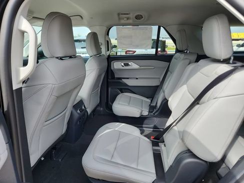 New 2026 Ford Explorer Active w/ Active Comfort Package RWD image 13