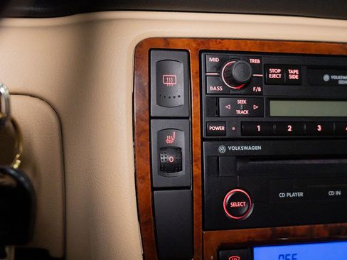 Used 2002 Volkswagen Passat GLX image 36