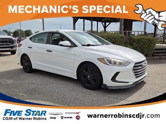 Used 2017 Hyundai Elantra SE FWD video 1