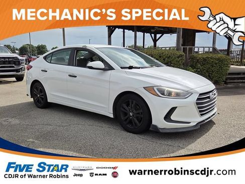 Used 2017 Hyundai Elantra SE FWD image 1