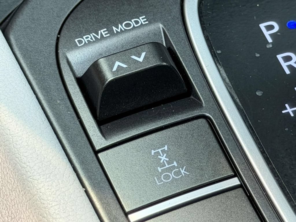 Certified 2025 Hyundai Kona SEL AWD/4WD image 33