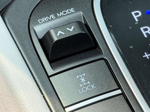 Certified 2025 Hyundai Kona SEL AWD/4WD image 33