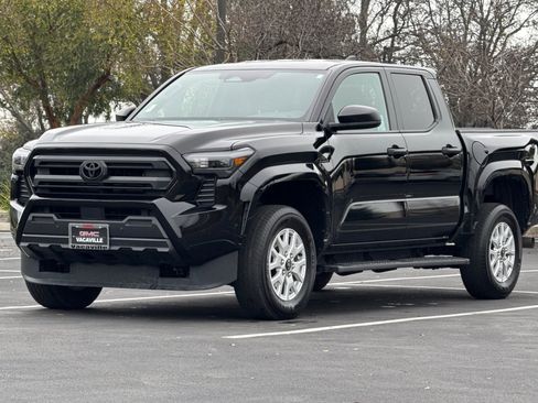 Used 2024 Toyota Tacoma SR image 9
