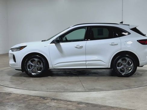 Used 2023 Ford Escape ST-Line w/ Tech Pack #1 AWD/4WD image 5