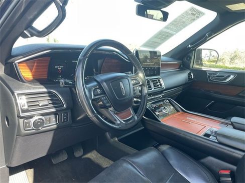 Used 2021 Lincoln Navigator L Reserve image 10