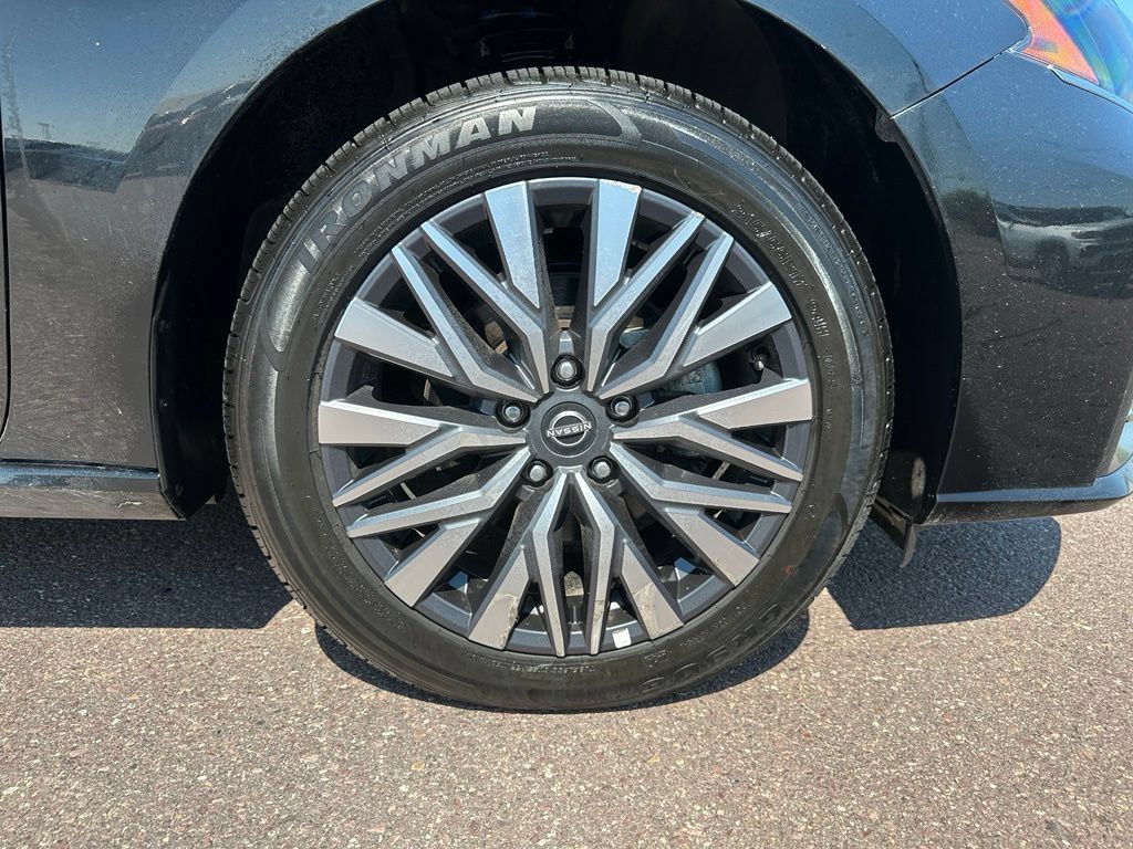 Used 2025 Nissan Altima 2.5 SV AWD/4WD image 39