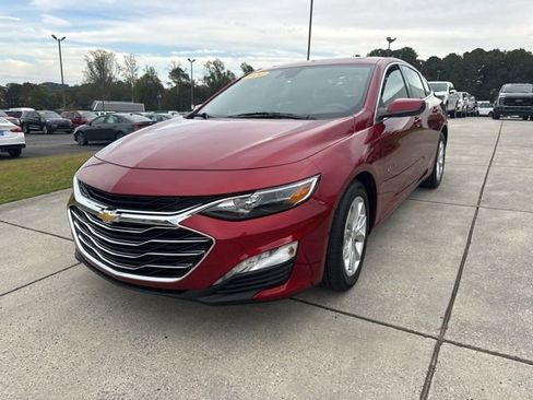 Used 2024 Chevrolet Malibu LT image 3