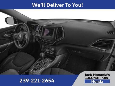 Used 2019 Jeep Cherokee Overland w/ Technology Group AWD/4WD image 19