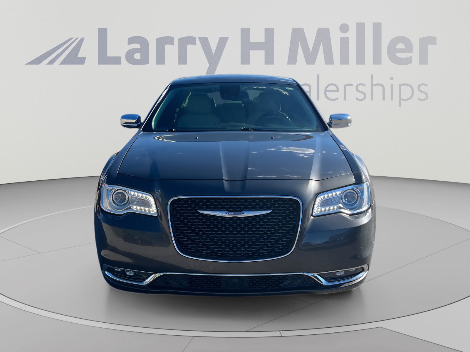 Used 2019 Chrysler 300 Limited w/ Safetytec Plus Group RWD image 8