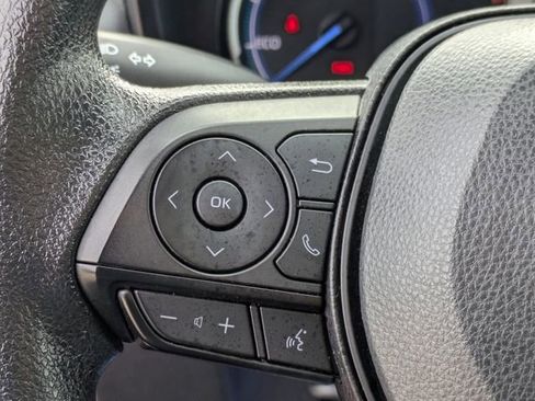 Used 2025 Toyota RAV4 LE image 21