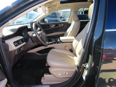 Certified 2022 Lincoln Nautilus Reserve image 24