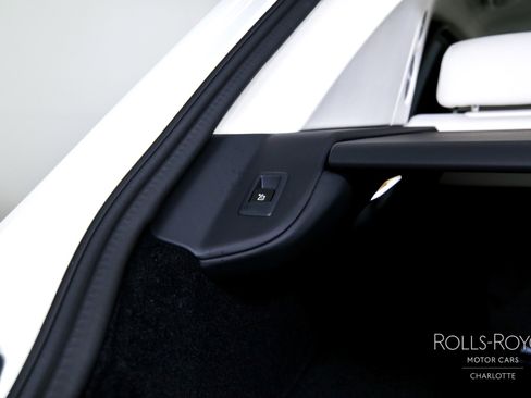 Certified 2025 Rolls-Royce Cullinan image 23