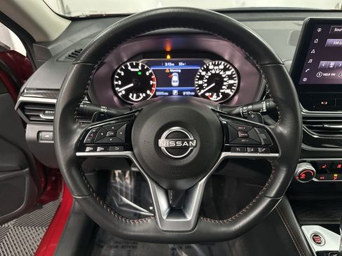 Used 2023 Nissan Altima 2.5 SR w/ SR Premium Package AWD/4WD image 14