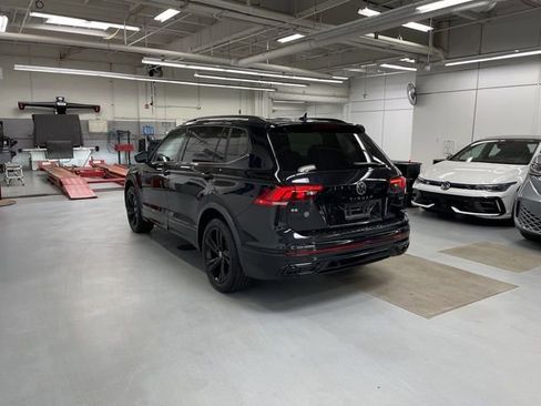 Used 2024 Volkswagen Tiguan SE R-Line AWD/4WD image 2
