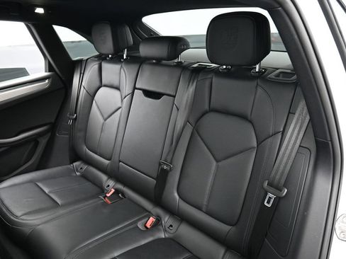 Certified 2026 Porsche Macan AWD/4WD image 24