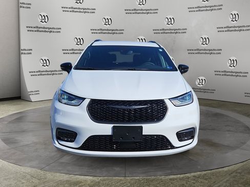 New 2026 Chrysler Pacifica Select w/ S Appearance Package image 8