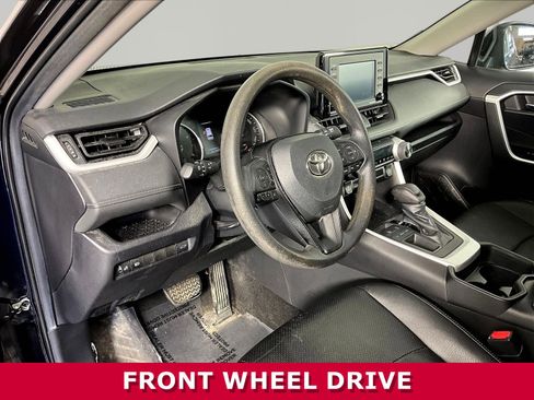 Used 2020 Toyota RAV4 XLE w/ Convenience Package FWD image 13
