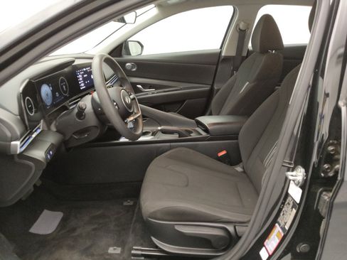 Used 2024 Hyundai Elantra SEL image 17