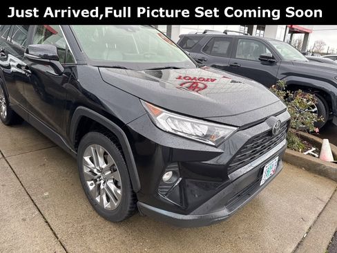 Certified 2019 Toyota RAV4 XLE Premium image 1