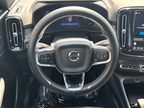 Used 2024 Volvo XC40 B5 Ultimate w/ Protection Package Premier AWD/4WD image 24
