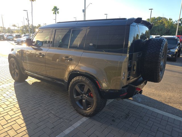 Used 2023 Land Rover Defender 110 X AWD/4WD image 3