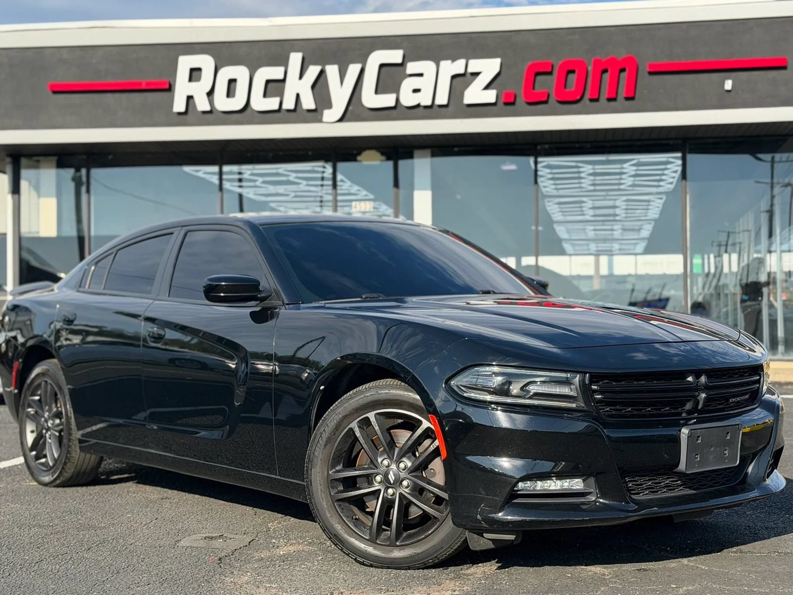 Used 2019 Dodge Charger SXT w/ Blacktop Package AWD/4WD image 1
