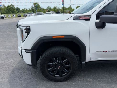 Used 2024 GMC Sierra 2500 AT4 w/ AT4 Premium Plus Package AWD/4WD image 10
