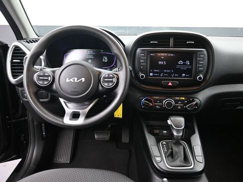 Used 2023 Kia Soul LX image 11