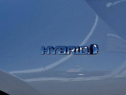 Used 2022 Toyota Prius XLE image 30